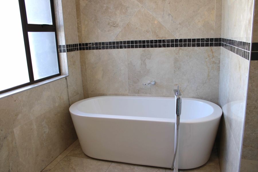 6 Bedroom Property for Sale in Cashan North West